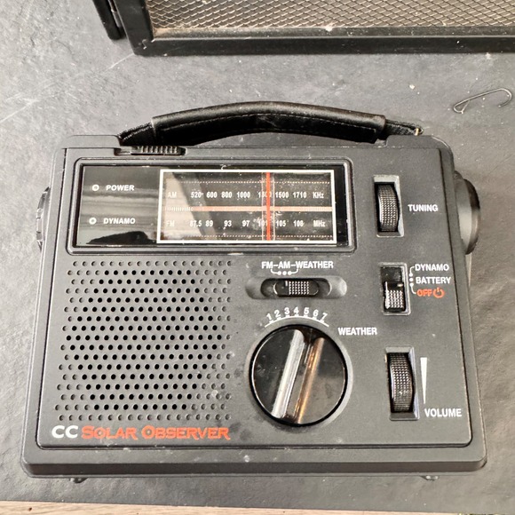 DISCONTINUED - CC Solar Observer AM/FM/Weather Windup‎ Emergency Radio Charger